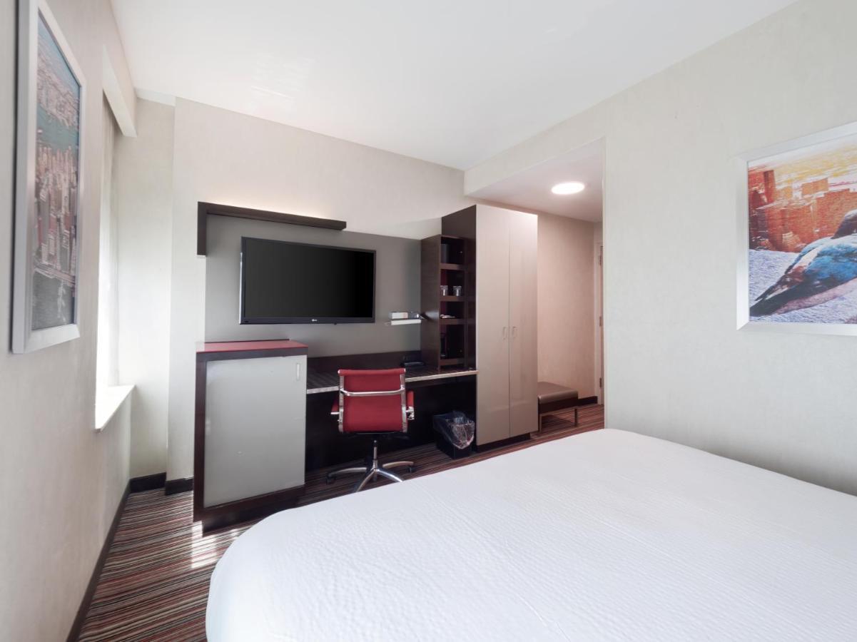 Courtyard By Marriott New York Manhattan/Herald Square المظهر الخارجي الصورة