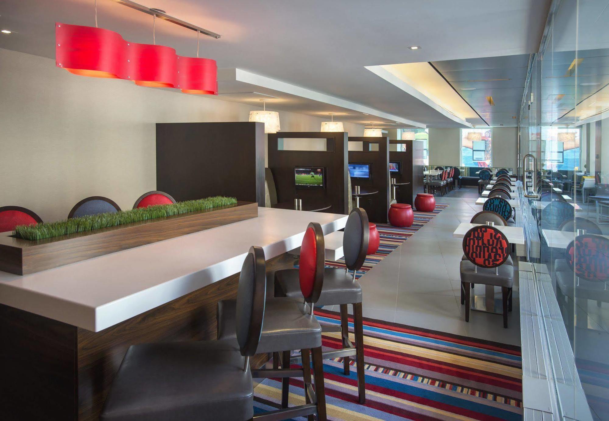 Courtyard By Marriott New York Manhattan/Herald Square المظهر الخارجي الصورة